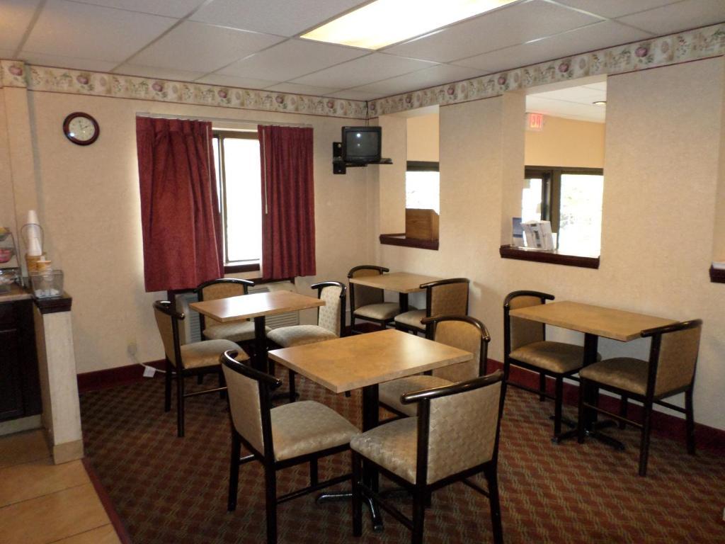 Travelodge By Wyndham Cleveland Lakewood Eksteriør bilde